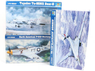 Lot 18 - TRUMPETER (CHINE) (3)