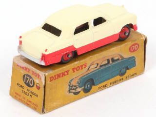 Lot 293 - DINKY TOYS (GB) (1)