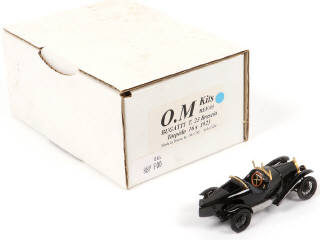 Lot 209 - O.M KIT (FRANCE) (1)