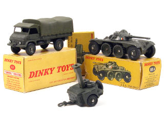 Lot 850 - DINKY TOYS FRANCE (3)