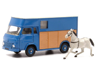 Lot 837 - DINKY TOYS FRANCE (1)