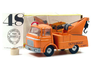 Lot 822 - DINKY TOYS FRANCE (1)