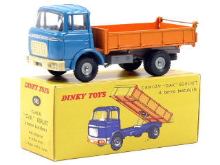 Lot 818 - DINKY TOYS (FRANCE) (1)