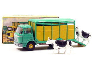 Lot 823 - DINKY TOYS FRANCE (1)