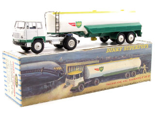 Lot 827 - DINKY TOYS FRANCE (1)