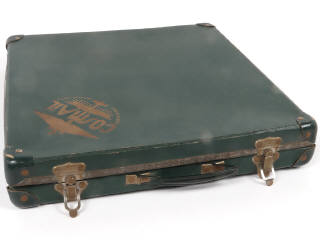 Lot 12 - DIVERS (3)