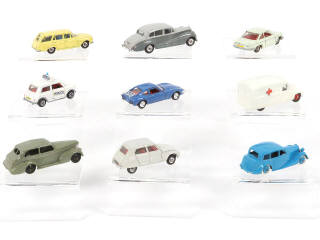 Lot 290 - DINKY TOYS (9)