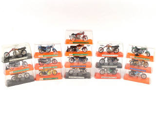 Lot 65 - DIVERS (16)