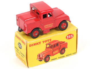 Lot 271 - DINKY TOYS (GB) (1)