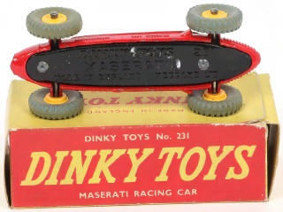 Lot 390 - DINKY TOYS (GB) (1)