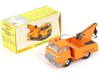 Lot 366 - DINKY TOYS (FRANCE) (1)