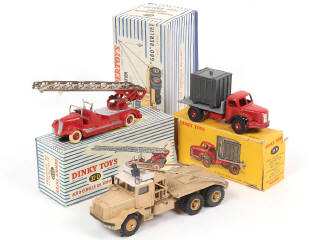 Lot 265 - DINKY TOYS (FRANCE) (3)