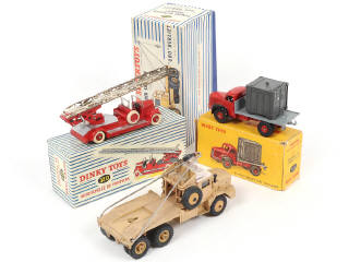 Lot 265 - DINKY TOYS (FRANCE) (3)