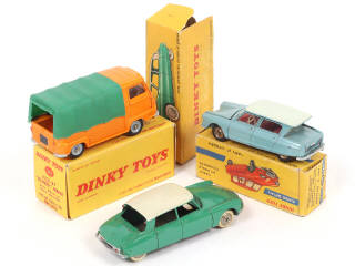 Lot 267 - DINKY TOYS (FRANCE) (3)