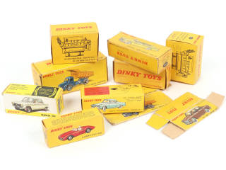 Lot 263 - DINKY TOYS (FRANCE) (10)