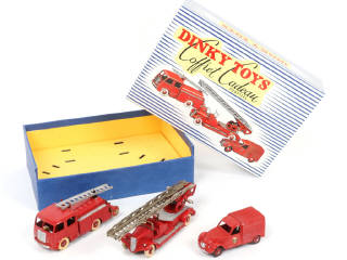 Lot 247 - DINKY TOYS (FRANCE) (3)