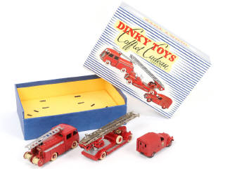 Lot 247 - DINKY TOYS (FRANCE) (3)