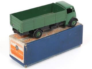 Lot 228 - DINKY TOYS (GB) (1)