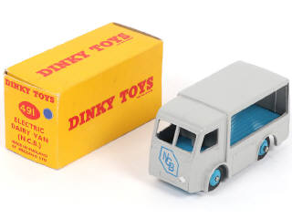 Lot 227 - DINKY TOYS (GB) (1)