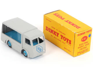 Lot 227 - DINKY TOYS (GB) (1)