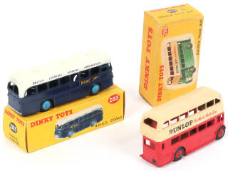 Lot 235 - DINKY TOYS (GB) (2)