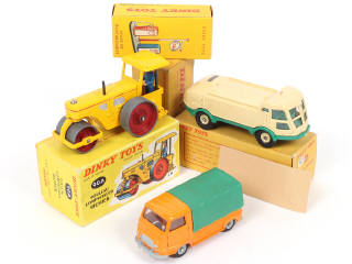 Lot 293 - DINKY TOYS (FRANCE) (3)