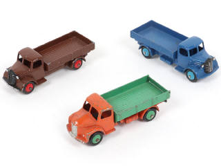 Lot 243 - DINKY TOYS (GB) (3)