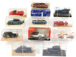 Lot 51 - DIVERS (11)