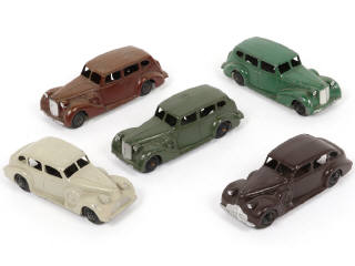Lot 255 - DINKY TOYS (GB) (5)