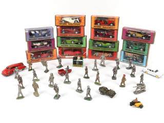 Lot 66 - DIVERS (44)