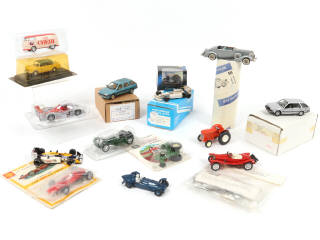 Lot 62 - DIVERS (16)