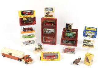 Lot 63 - DIVERS (18)