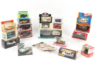 Lot 64 - DIVERS (21)