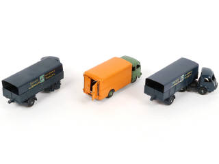 Lot 326 - DINKY TOYS (FRANCE) (3)
