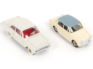 Lot 320 - DINKY TOYS (FRANCE) (2)