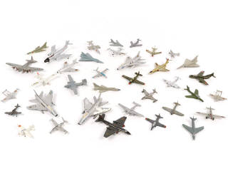 Lot 66 - DIVERS (36)