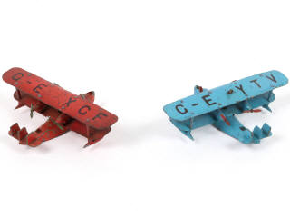 Lot 277 - DINKY TOYS (GB) (2)