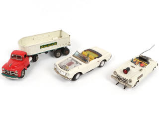 Lot 23 - DIVERS (JAPON) (3)