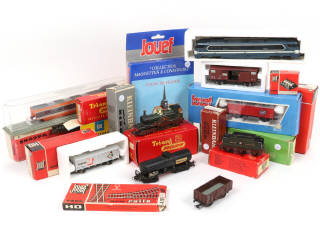 Lot 13 - DIVERS (HO) (12)