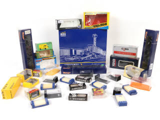 Lot 72 - DIVERS (35)