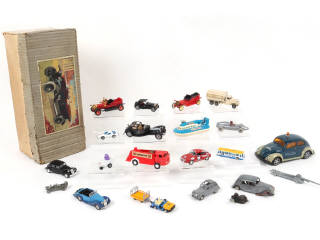 Lot 159 - DIVERS (23)