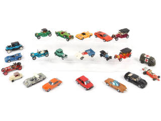 Lot 112 - DIVERS (21)
