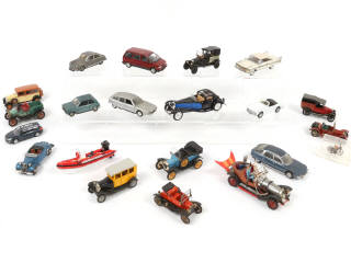 Lot 113 - DIVERS (21)