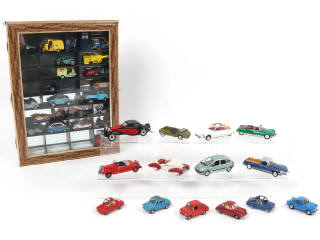 Lot 173 - DIVERS (40)