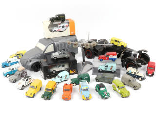 Lot 171 - DIVERS (27)