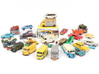 Lot 169 - DIVERS (30)