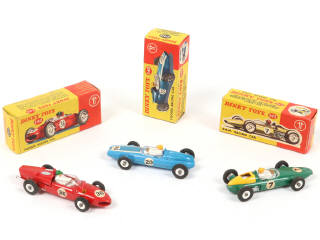 Lot 275 - DINKY TOYS (GB) (3)
