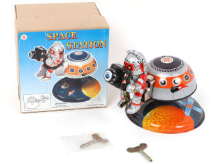 Lot 58 - DIVERS (6)