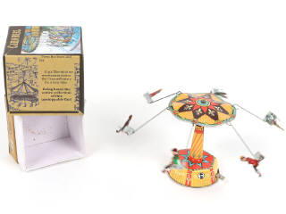 Lot 125 - DIVERS (4)
