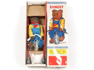 Lot 125 - DIVERS (4)